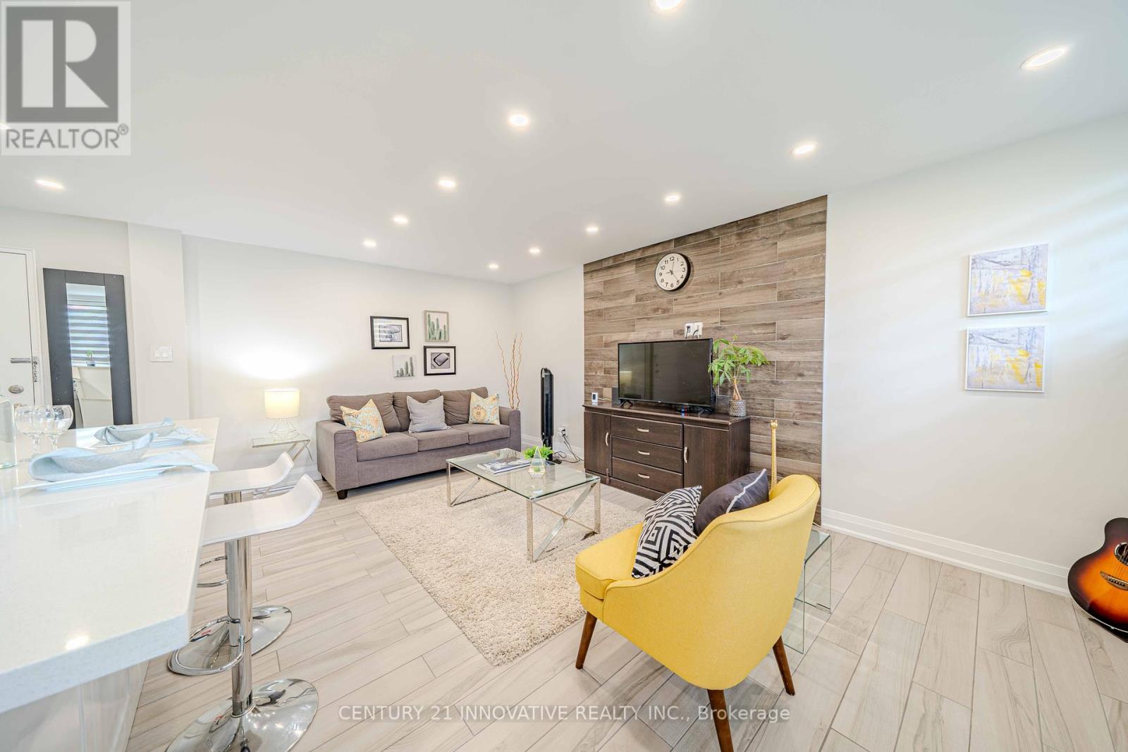 101 - 219 Wilson Avenue, Toronto (Bedford Park-Nortown), Ontario  M5M 3B2 - Photo 4 - C12125094