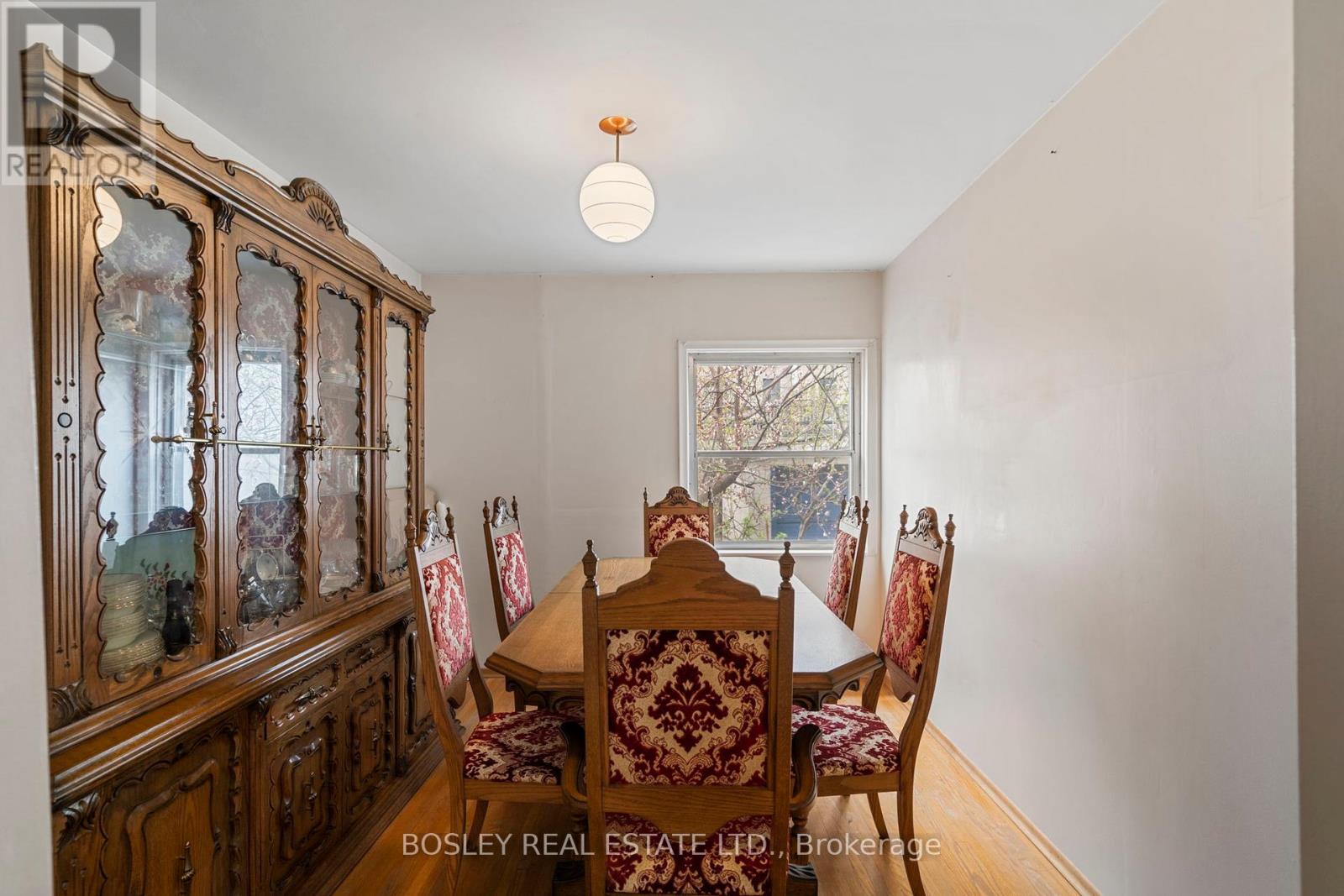 218 Montrose Avenue, Toronto, Ontario  M6G 3G7 - Photo 10 - C12125103