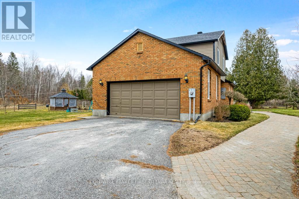 178 Lynx Hollow Road, Mississippi Mills, Ontario  K0A 2X0 - Photo 2 - X12125247