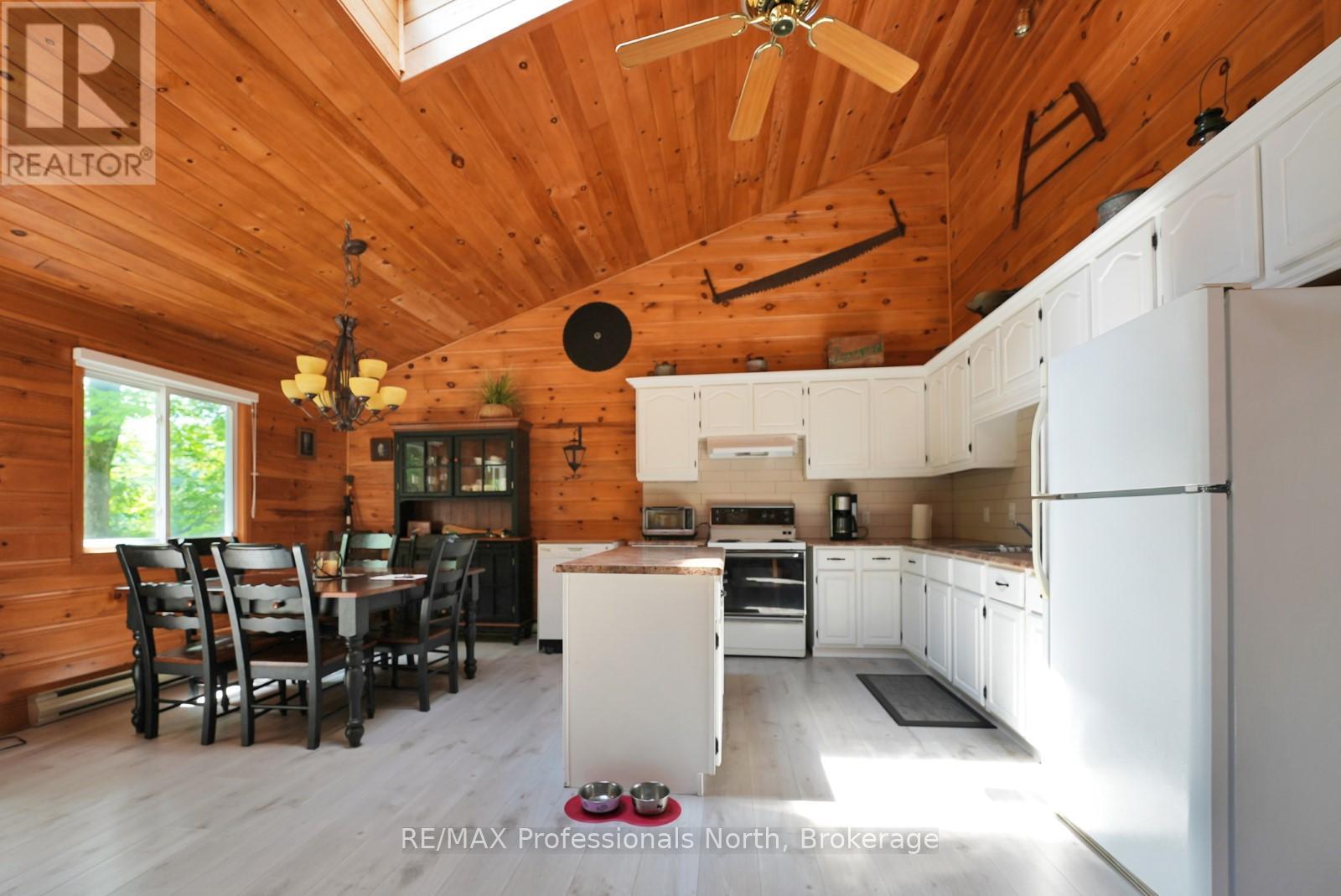 1847 Chandler Drive, Dysart Et Al, Ontario  K0M 1S0 - Photo 10 - X12125181