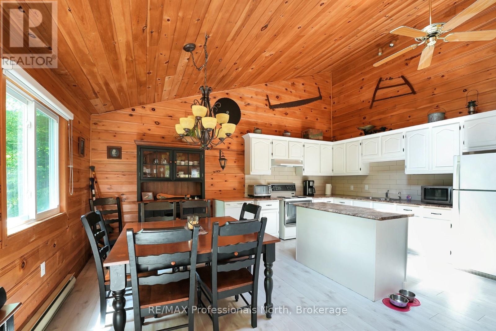 1847 Chandler Drive, Dysart Et Al, Ontario  K0M 1S0 - Photo 14 - X12125181