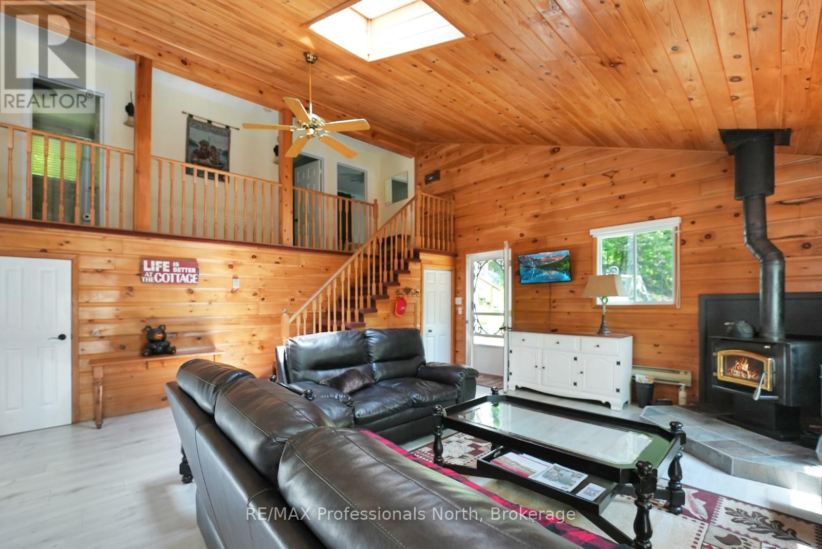 1847 Chandler Drive, Dysart Et Al, Ontario  K0M 1S0 - Photo 15 - X12125181