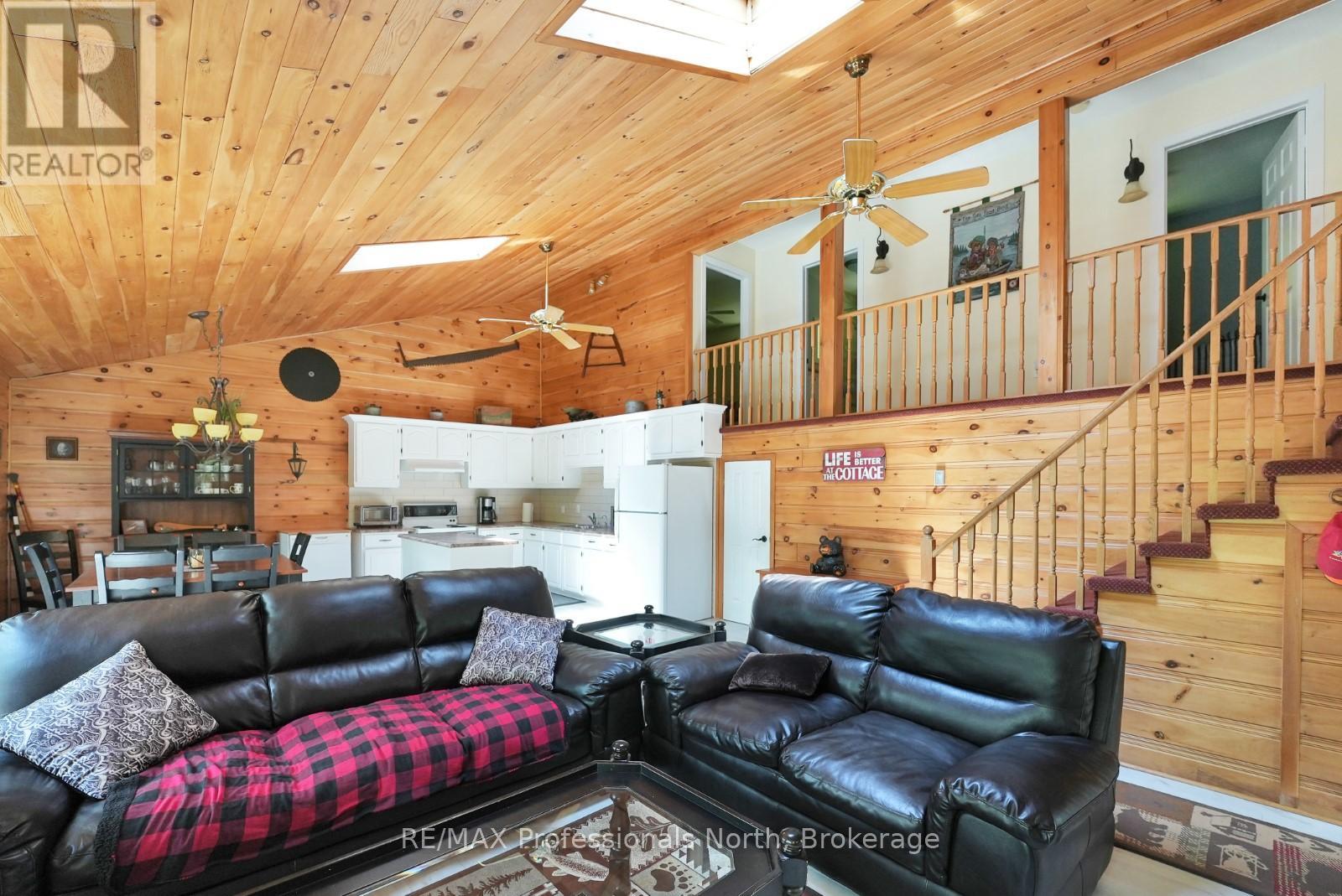 1847 Chandler Drive, Dysart Et Al, Ontario  K0M 1S0 - Photo 16 - X12125181