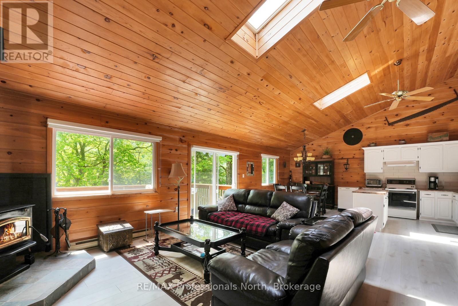 1847 Chandler Drive, Dysart Et Al, Ontario  K0M 1S0 - Photo 6 - X12125181