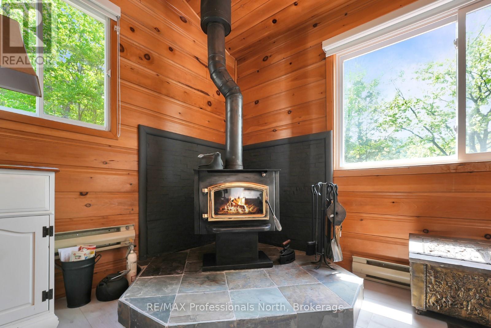 1847 Chandler Drive, Dysart Et Al, Ontario  K0M 1S0 - Photo 9 - X12125181
