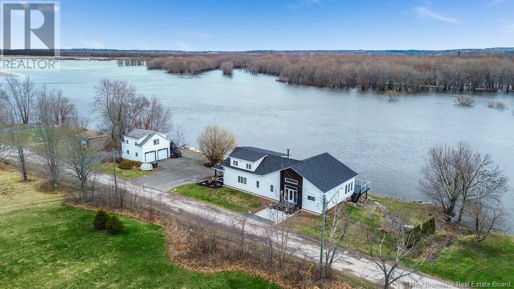 Property at 92 Front Street image 3