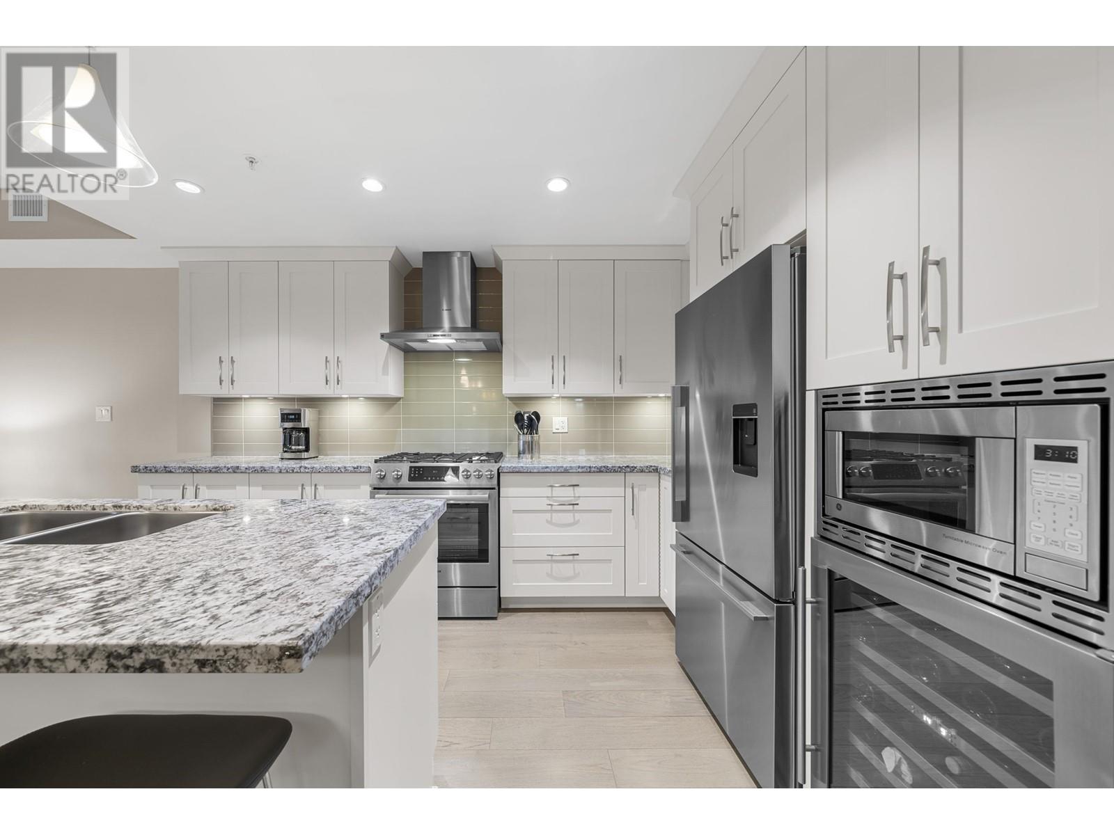 Property at 105 4977 SPRINGS BOULEVARD image 5