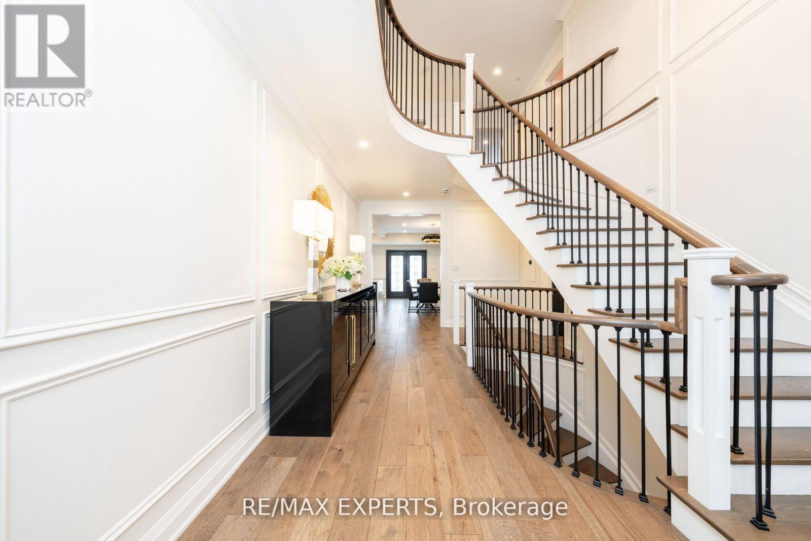 5380 Vail Court, Mississauga, Ontario  L5M 6G9 - Photo 7 - W12125029