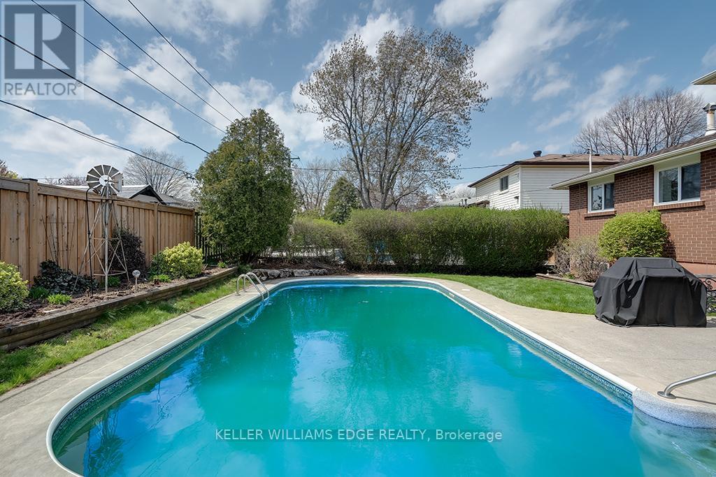 652 Meadow Lane, Burlington, Ontario  L7L 4R8 - Photo 34 - W12125055