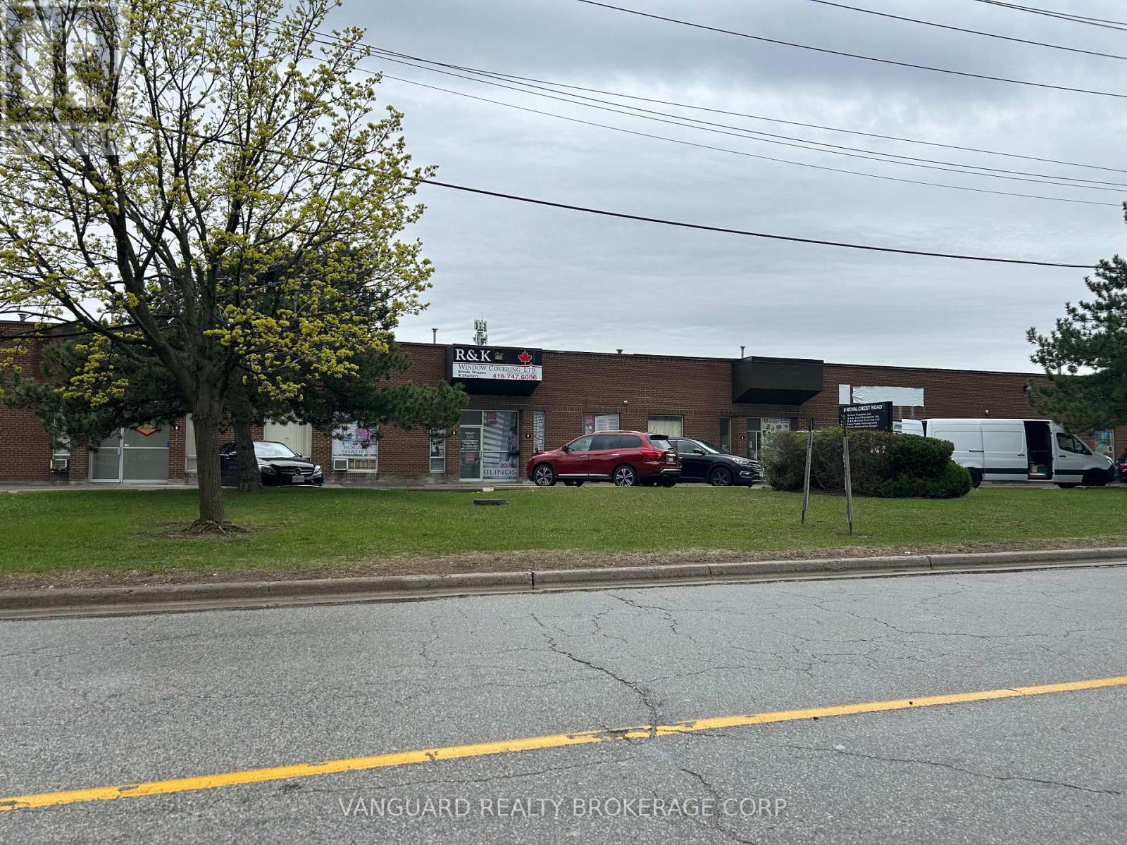5 - 9 Royalcrest Road, Toronto, Ontario  M9V 2L6 - Photo 1 - W12125064