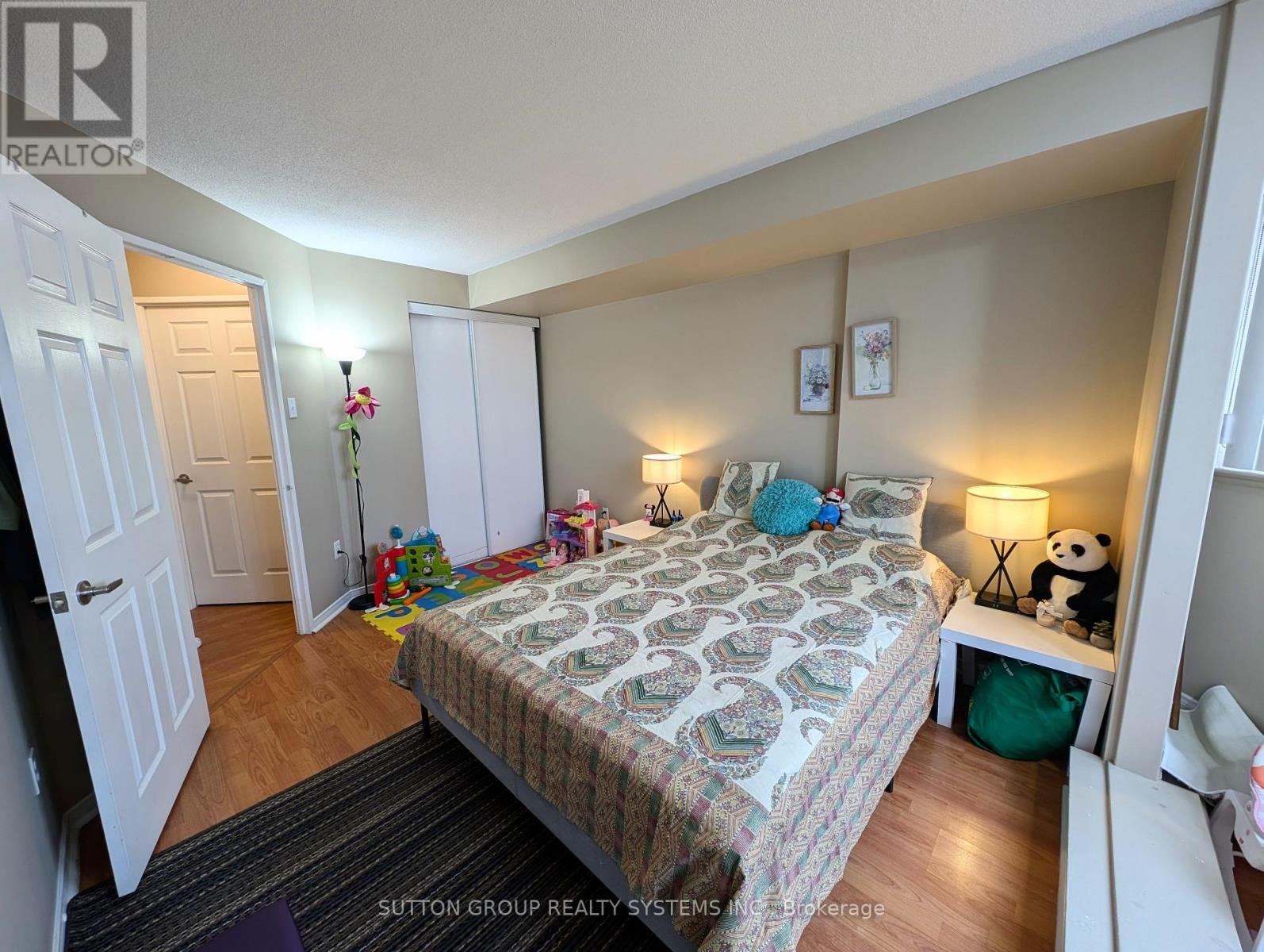 2201 - 400 Webb Drive, Mississauga, Ontario  L5B 3Z7 - Photo 17 - W12125088