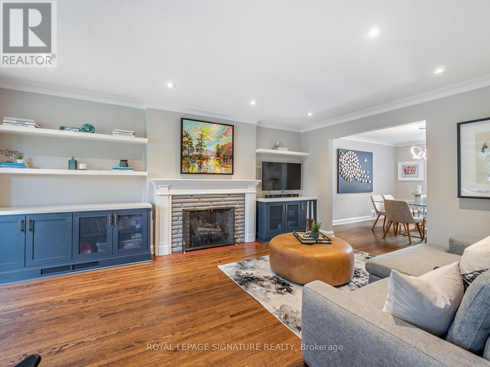 31 Brookview Drive, Toronto, Ontario  M6A 2K4 - Photo 3 - C12125122