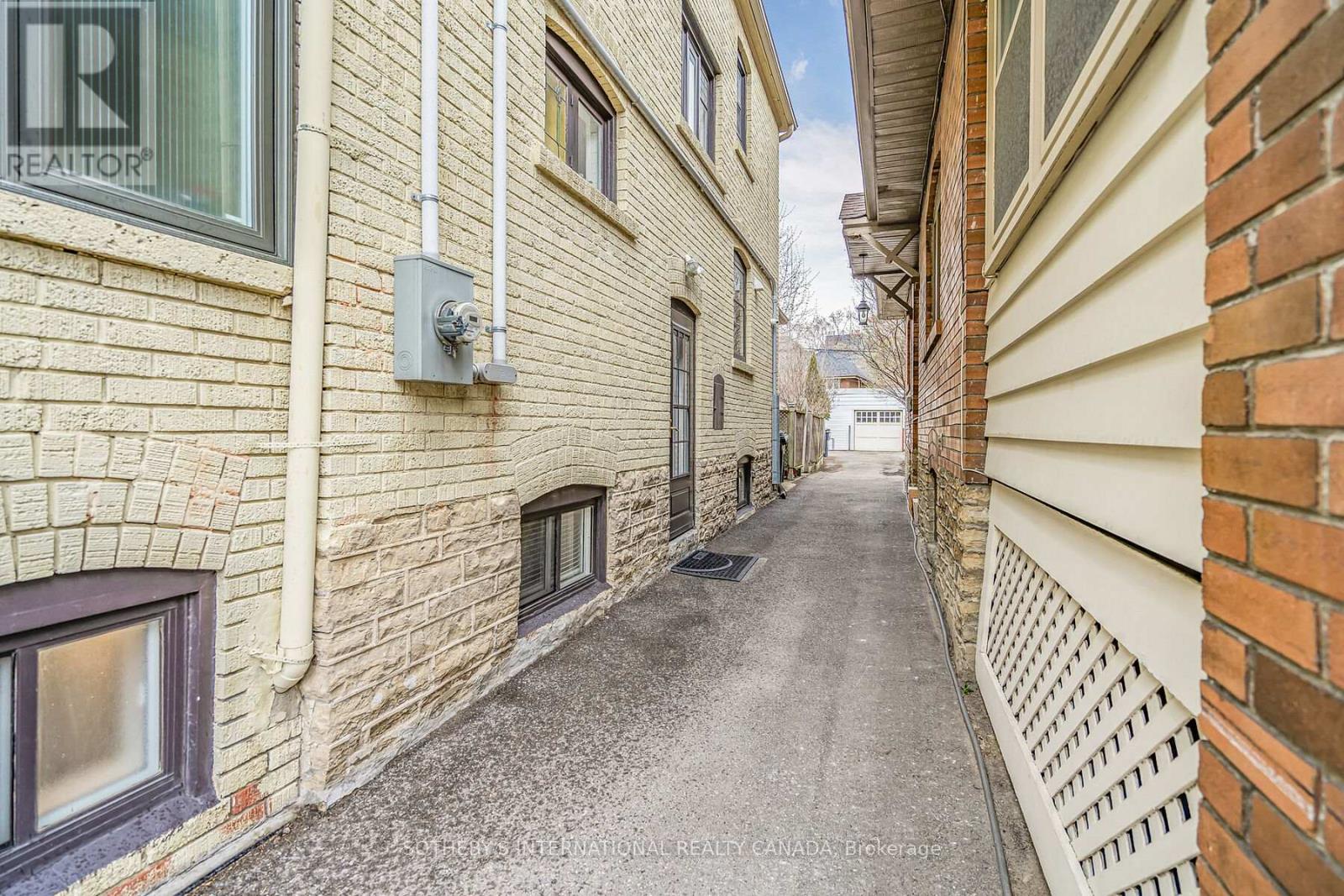 12 Belsize Drive, Toronto, Ontario  M4S 1L4 - Photo 37 - C12125183