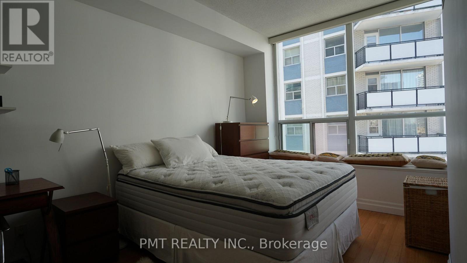 805 - 70 Alexander Street, Toronto, Ontario  M4Y 3B6 - Photo 11 - C12125273