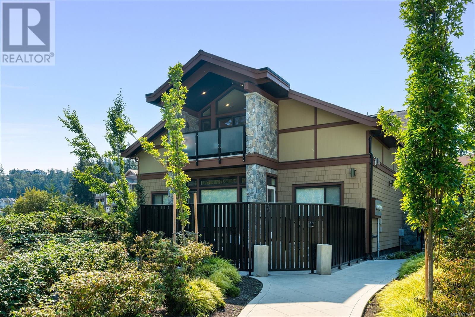 Property at 201 2045 Country Club Way image 4
