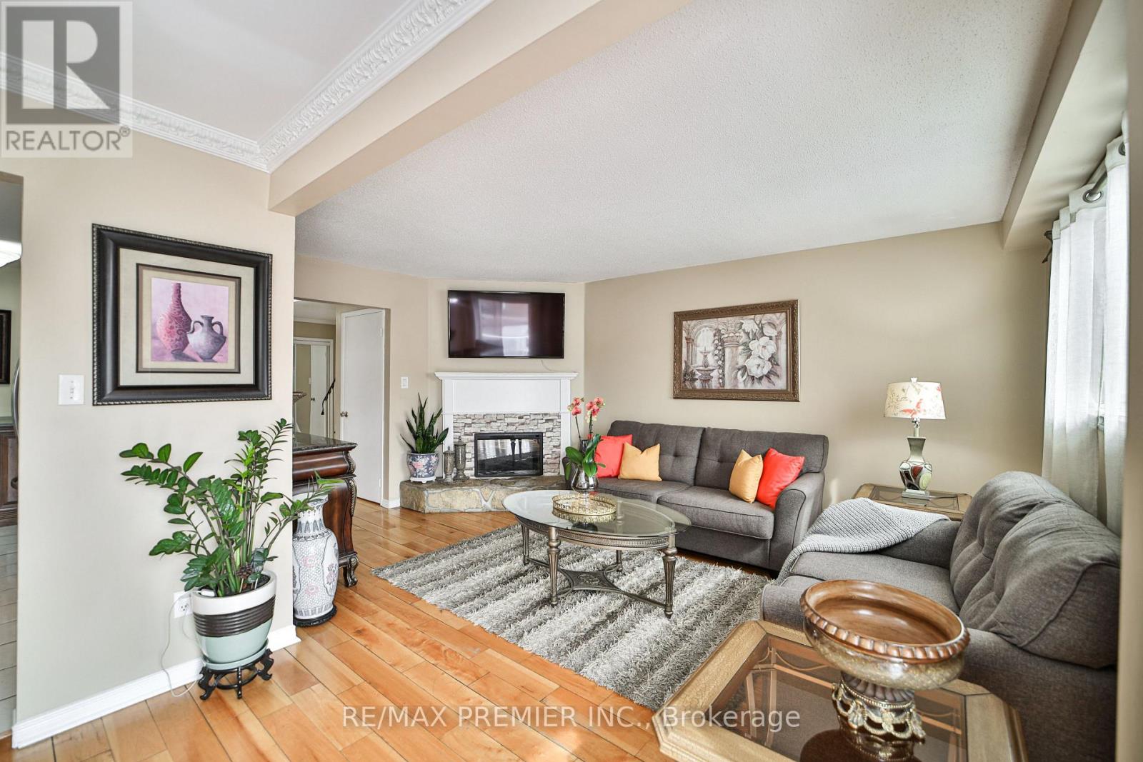 Property at 55 LOSCOMBE DRIVE image 3