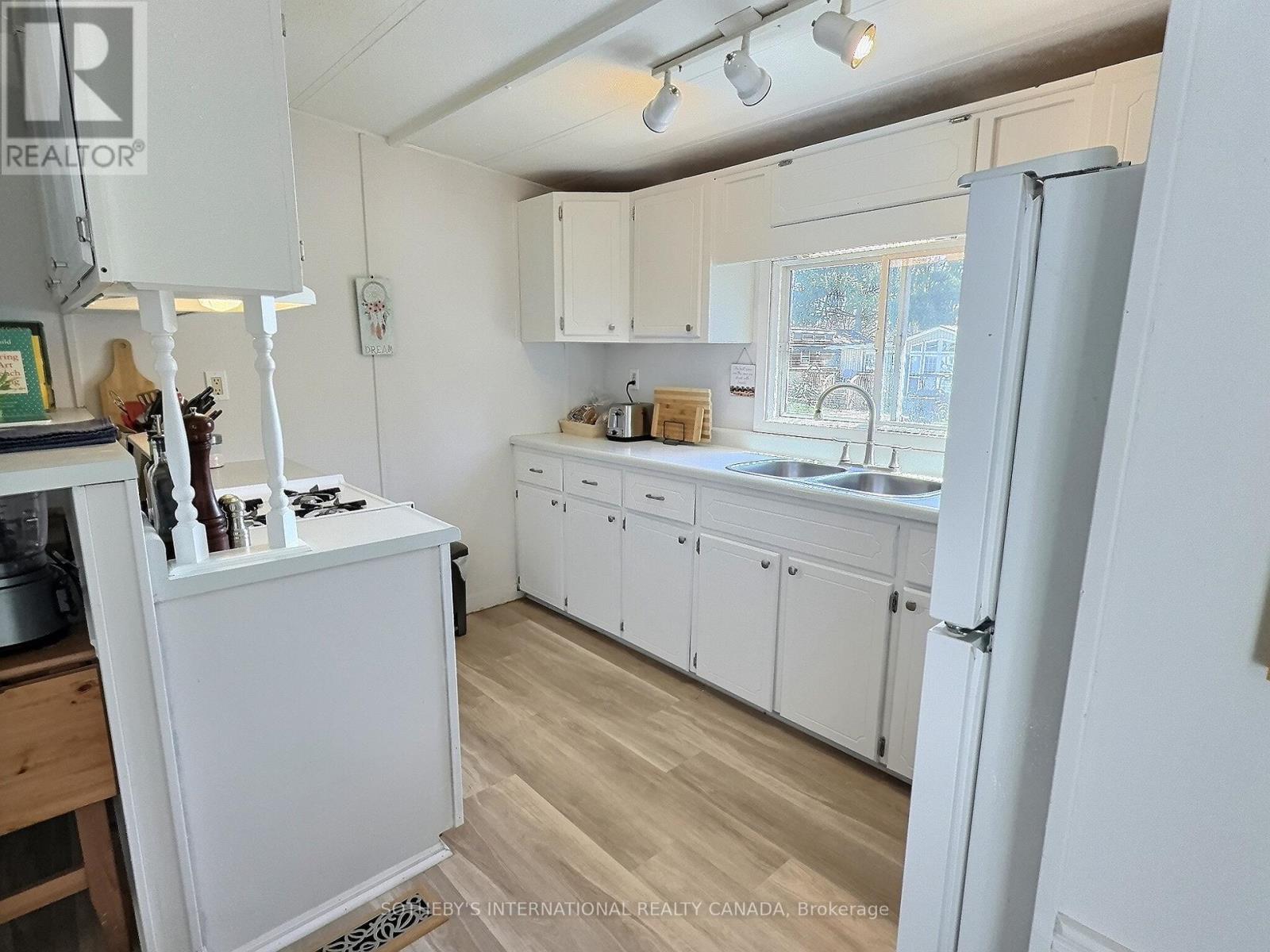 21 - 580 Beaver Creek Road, Waterloo, Ontario  N2J 3Z4 - Photo 12 - X12125065