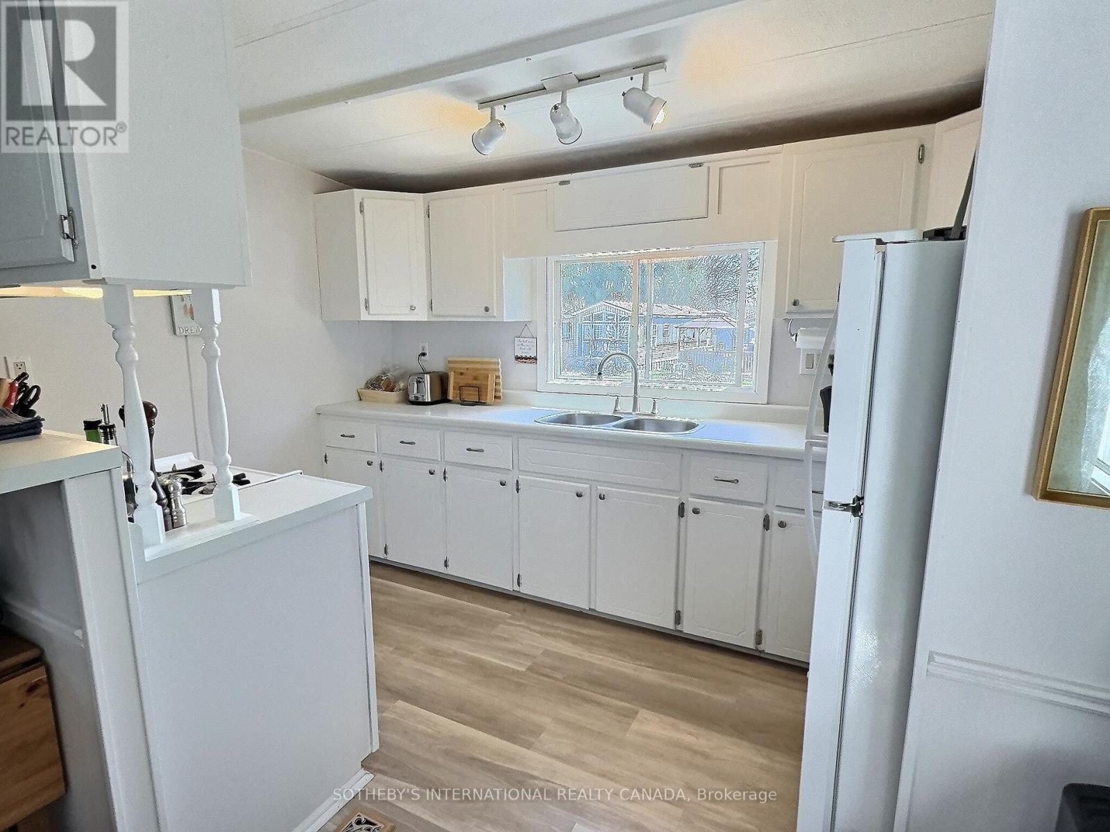 21 - 580 Beaver Creek Road, Waterloo, Ontario  N2J 3Z4 - Photo 13 - X12125065
