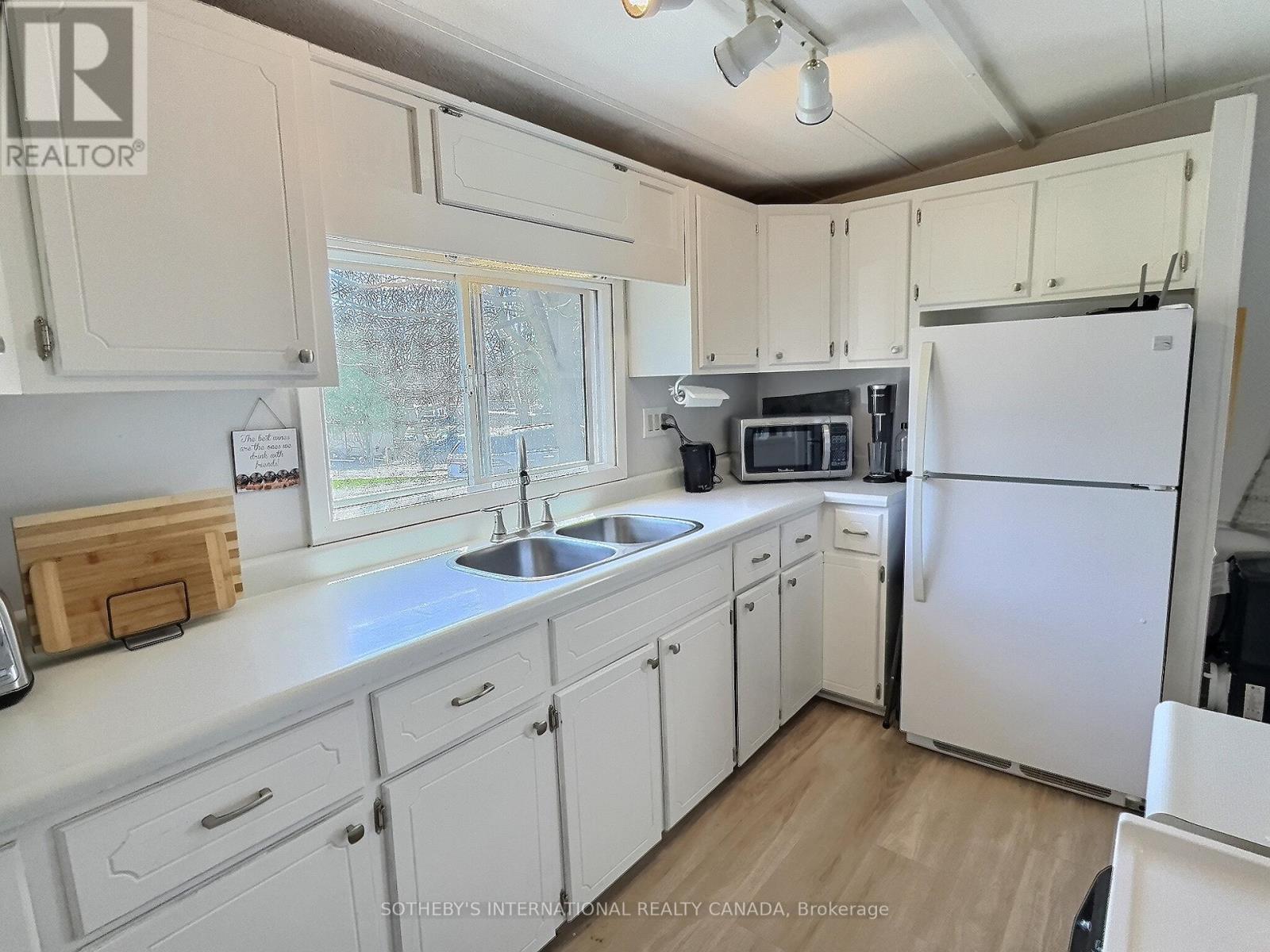 21 - 580 Beaver Creek Road, Waterloo, Ontario  N2J 3Z4 - Photo 14 - X12125065