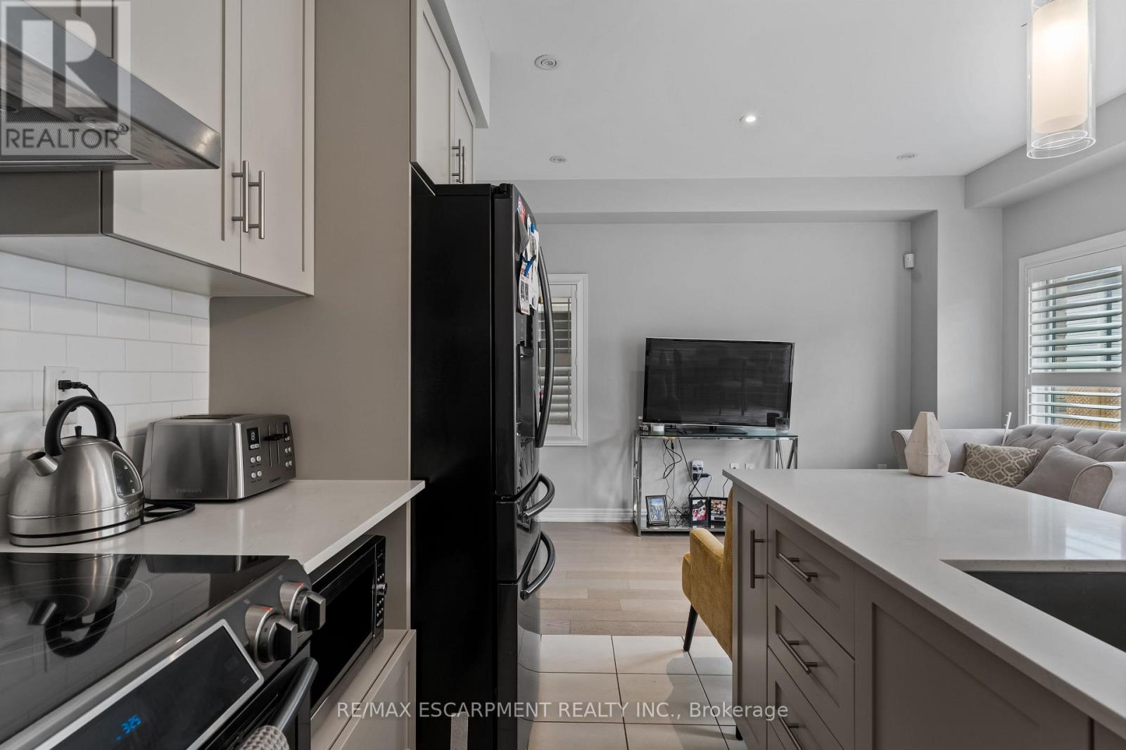 20 - 377 Glancaster Road, Hamilton, Ontario  L9G 0G4 - Photo 10 - X12125095