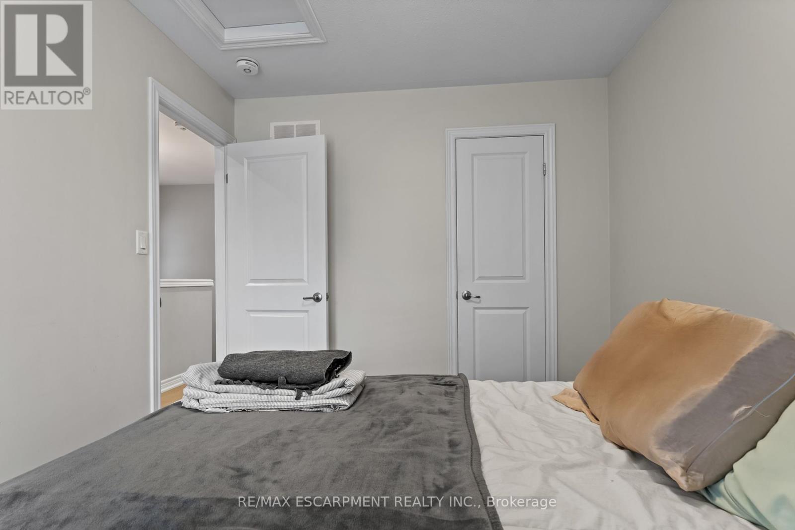 20 - 377 Glancaster Road, Hamilton, Ontario  L9G 0G4 - Photo 18 - X12125095