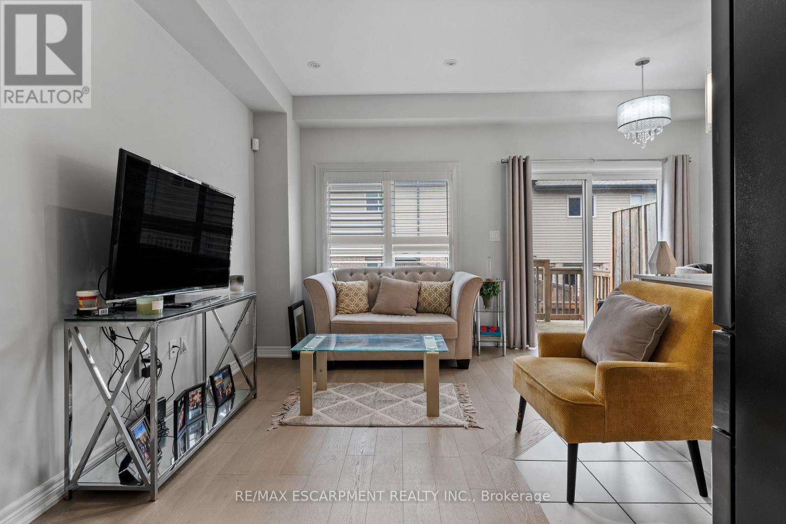 20 - 377 Glancaster Road, Hamilton, Ontario  L9G 0G4 - Photo 6 - X12125095