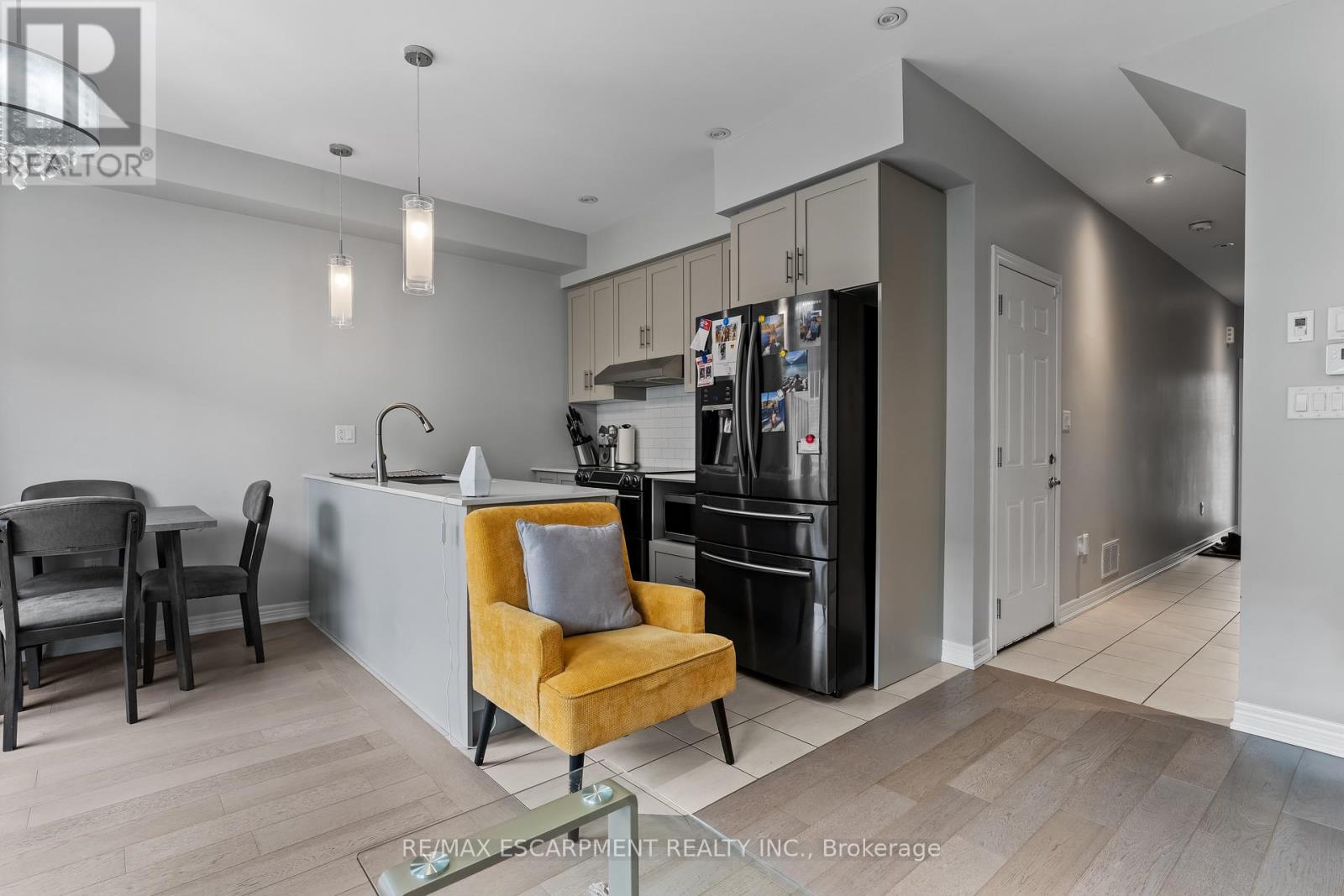 20 - 377 Glancaster Road, Hamilton, Ontario  L9G 0G4 - Photo 8 - X12125095