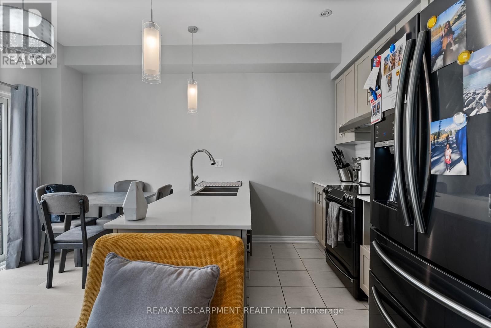 20 - 377 Glancaster Road, Hamilton, Ontario  L9G 0G4 - Photo 9 - X12125095