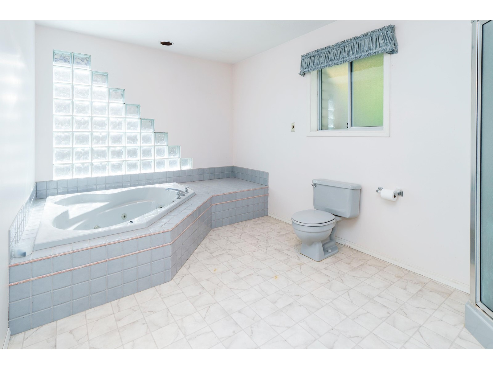 217 Lakeshore Drive, Cultus Lake North, Cultus Lake, British Columbia  V2R 5A1 - Photo 19 - R2998121