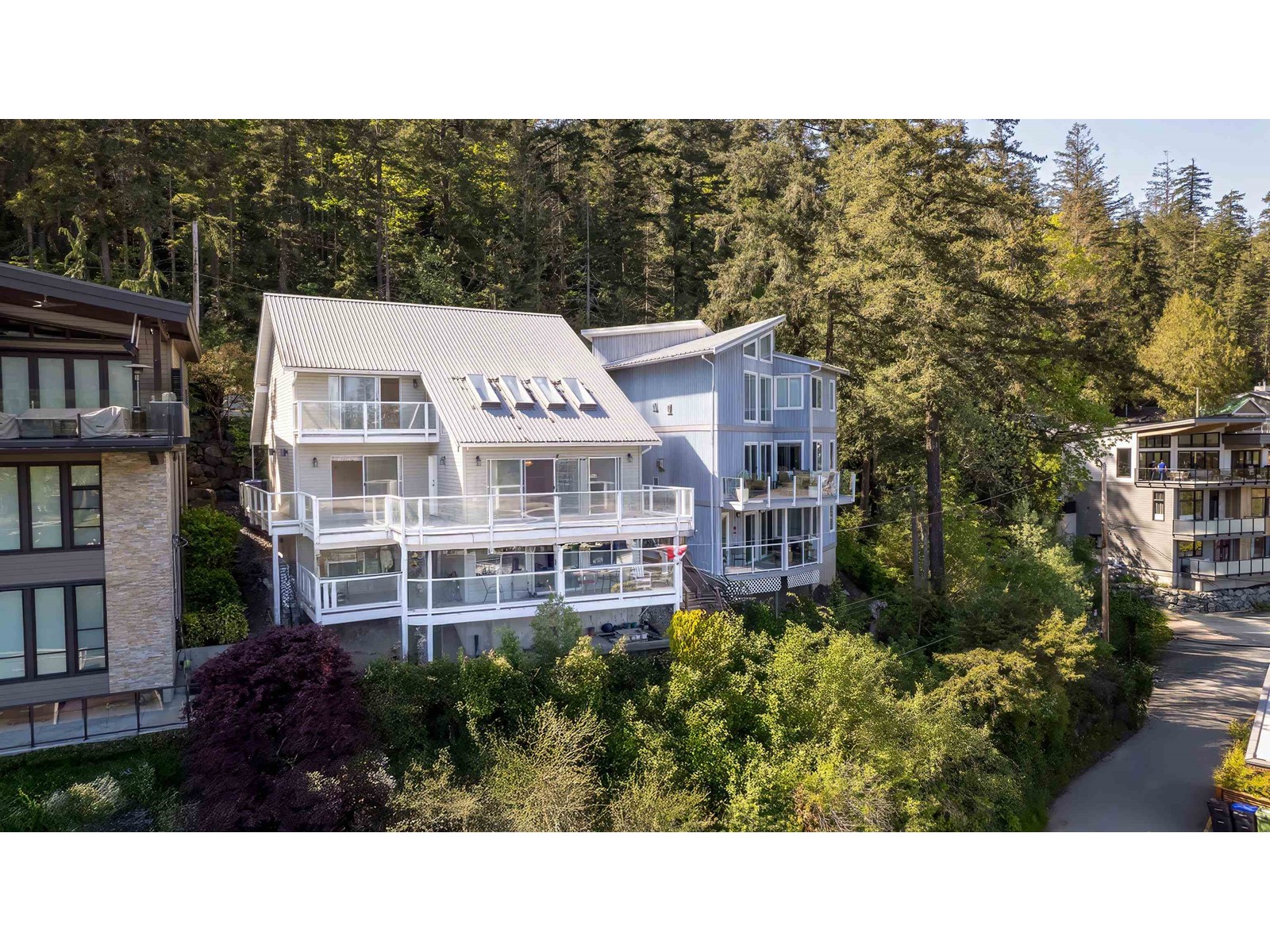 Property at 217 LAKESHORE DRIVE image 2