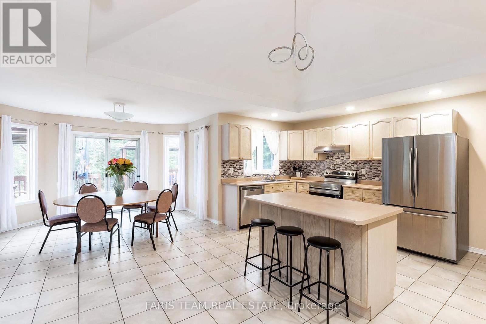 64 Nadia Crescent, Tiny, Ontario  L0L 2T0 - Photo 7 - S12125176