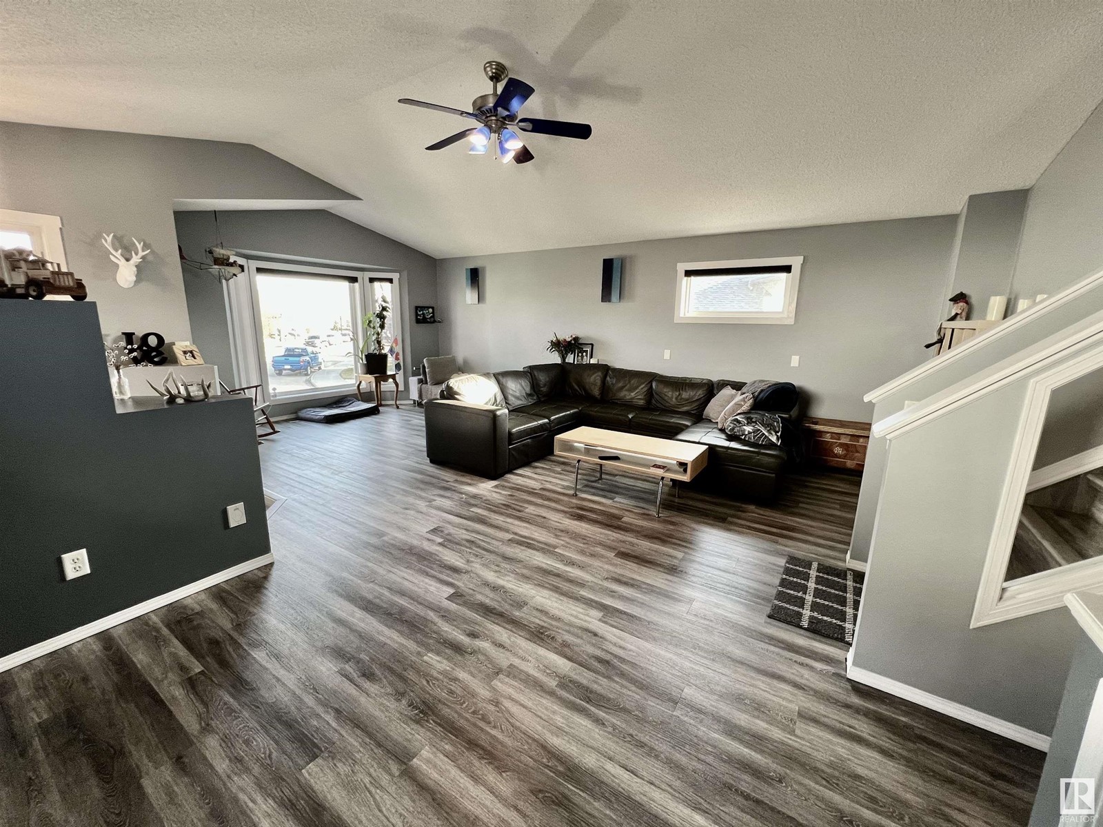 Property at 2134 37 AV NW image 3