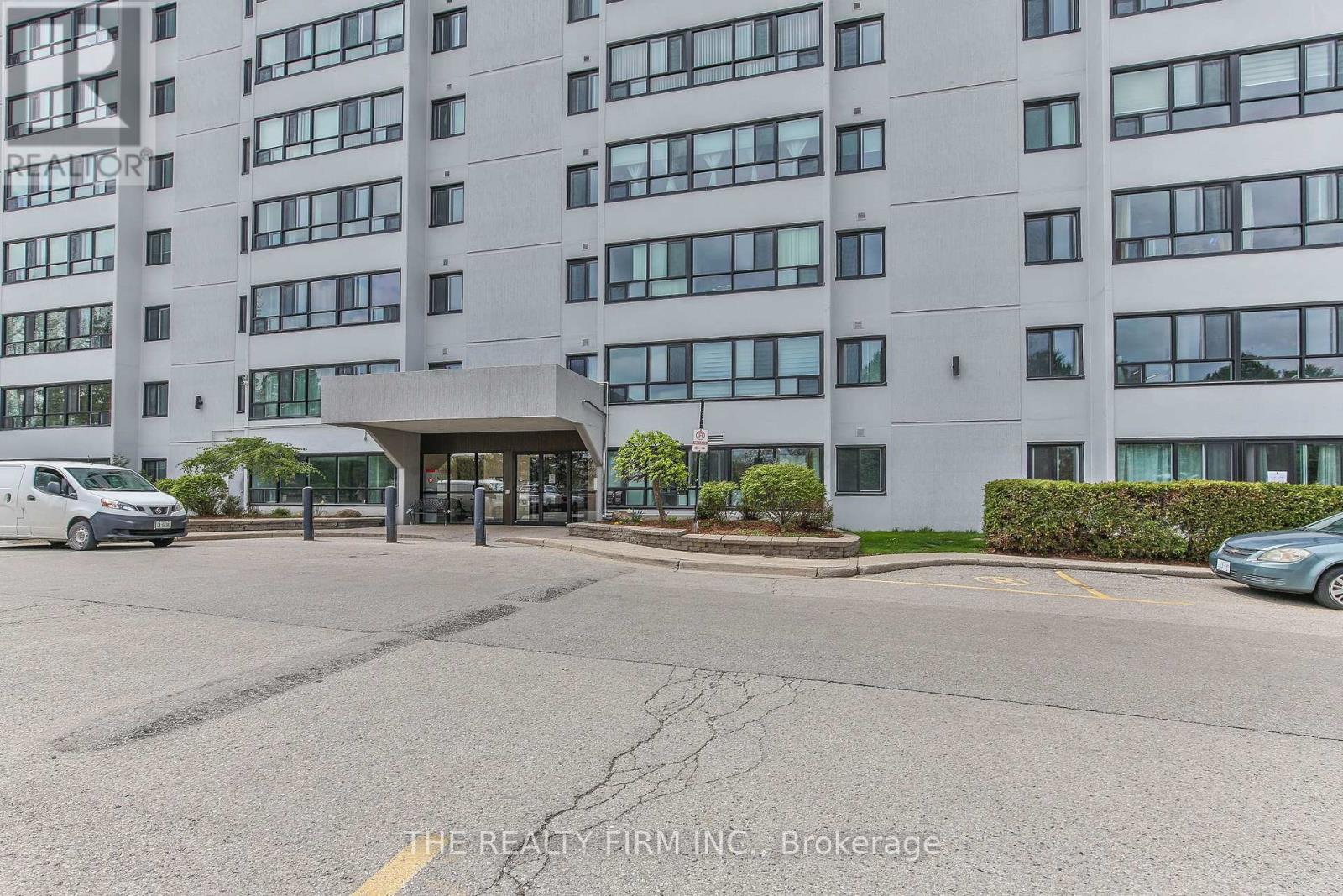 Property at 401 - 600 GRENFELL DRIVE image 2