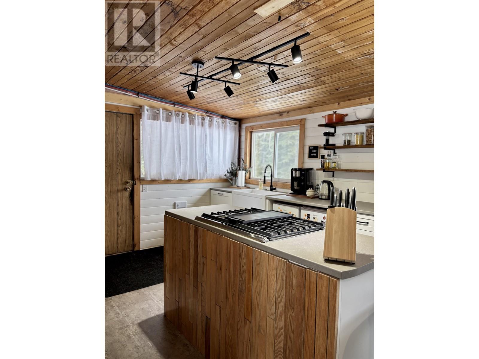 3729 Spokin Lake Road, Williams Lake, British Columbia  V0K 2G0 - Photo 7 - R2978403