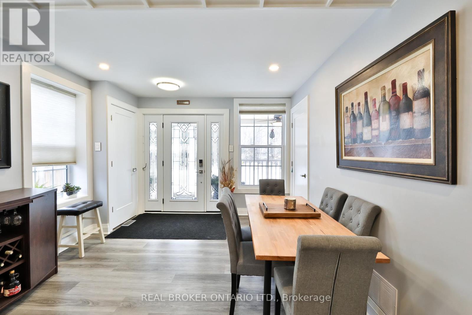 Property at 118 BROCK STREET E image 2