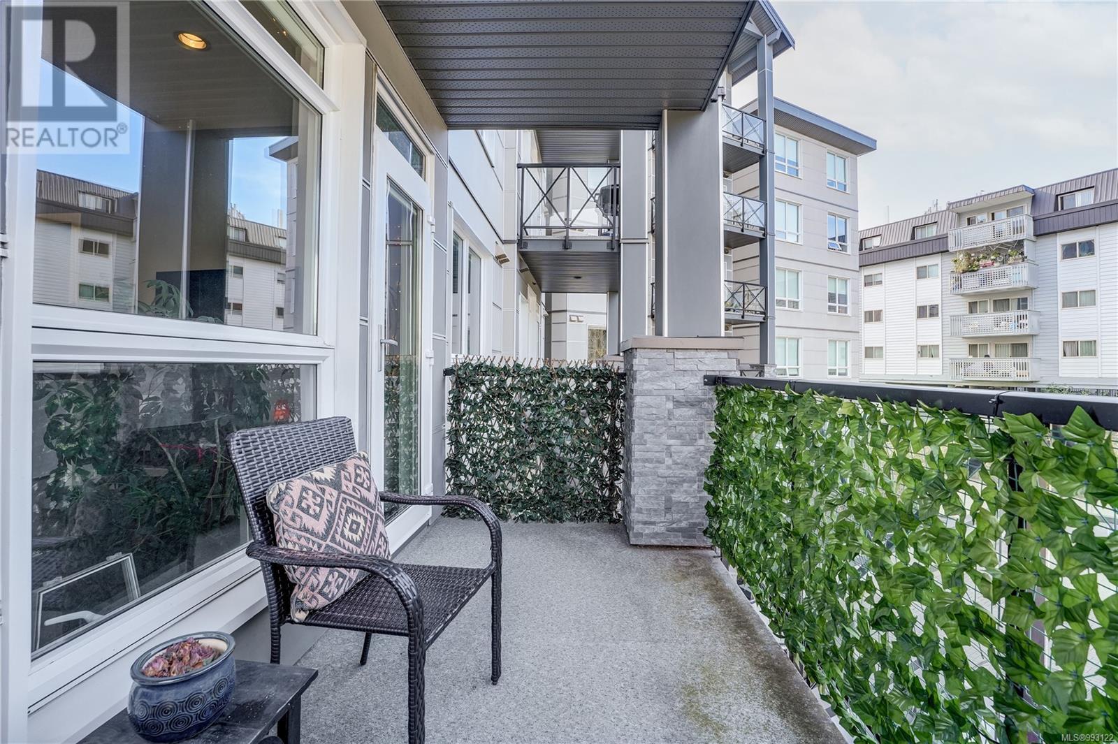 302 924 Esquimalt Rd, Esquimalt, British Columbia  V9A 3M8 - Photo 25 - 993122