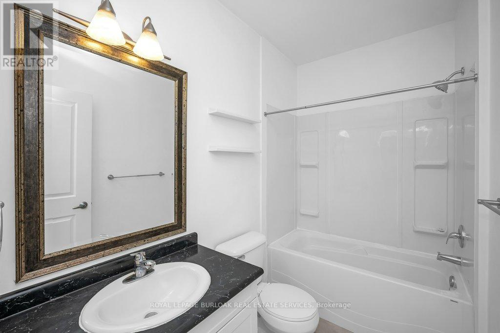 304 - 459 Kerr Street, Oakville, Ontario  L6K 3C2 - Photo 9 - W12125162