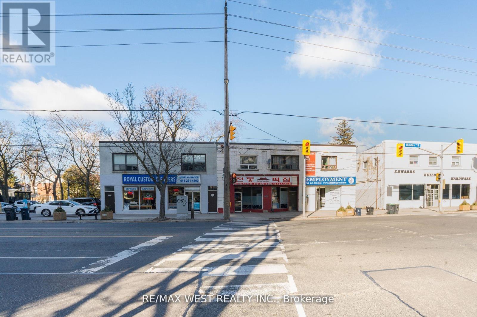 4990 Dundas Street W, Toronto, Ontario  M9A 1B8 - Photo 2 - W12125191