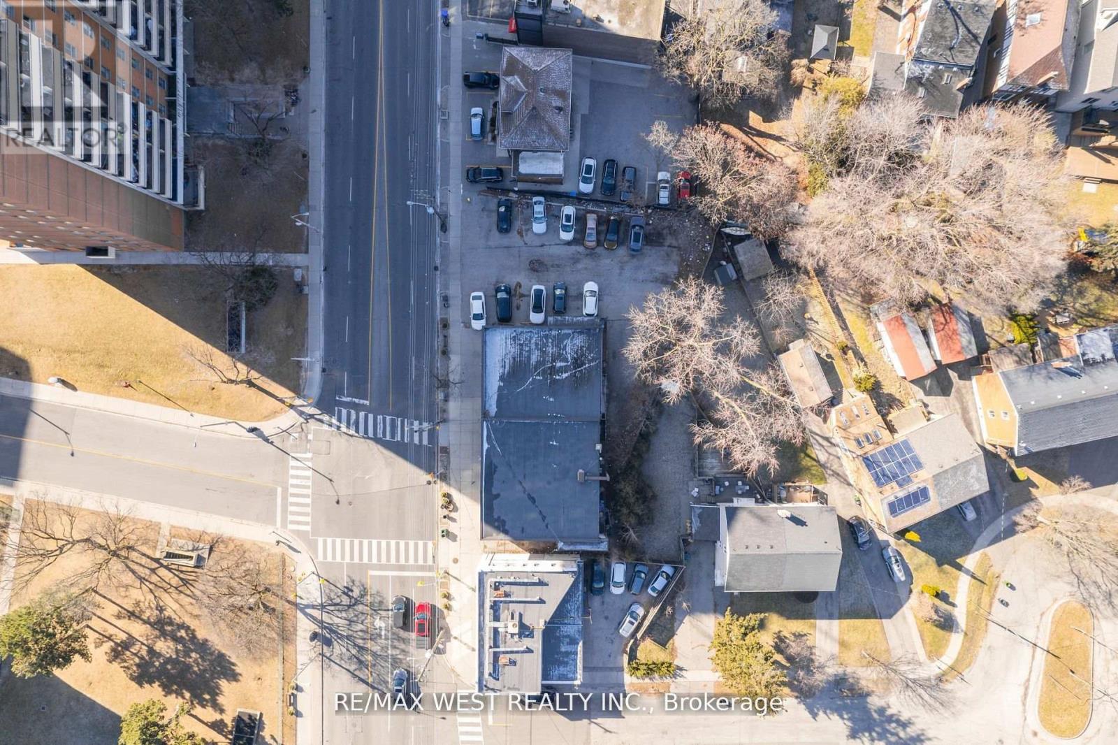 4990 Dundas Street W, Toronto, Ontario  M9A 1B8 - Photo 9 - W12125191