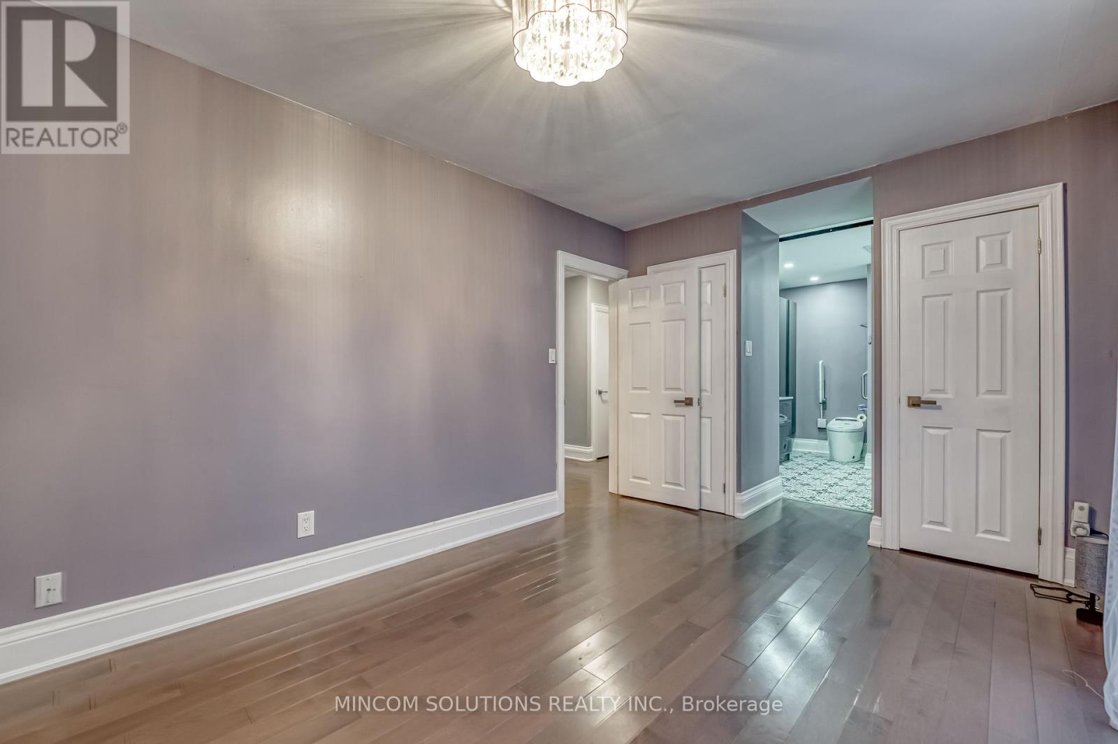 3506 Orion Crescent, Mississauga, Ontario  L5C 2H8 - Photo 6 - W12109525