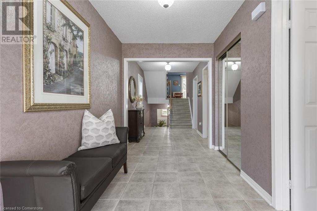 4043 Trapper Crescent, Mississauga, Ontario  L5L 3A7 - Photo 4 - 40724968