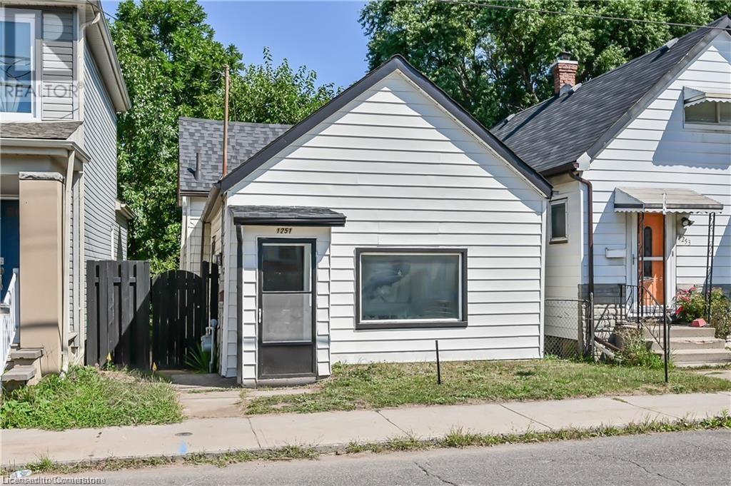 Property at 1251 CANNON Street E image 3