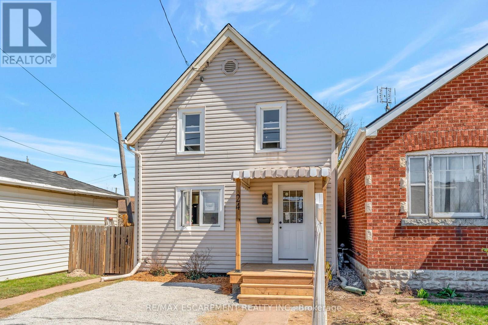 24 Carlisle Street, Hamilton, Ontario  L8H 4C3 - Photo 2 - X12125164
