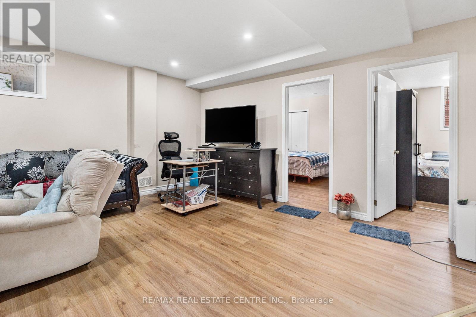 155 Elmira Road N, Guelph, Ontario  N1K 1Y9 - Photo 36 - X12125174