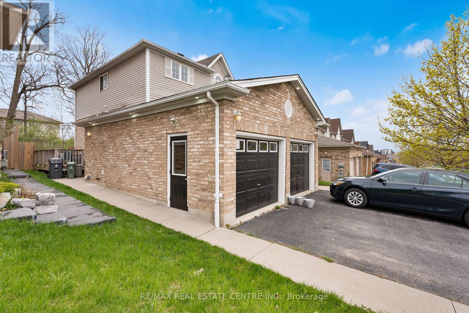 155 Elmira Road N, Guelph, Ontario  N1K 1Y9 - Photo 4 - X12125174