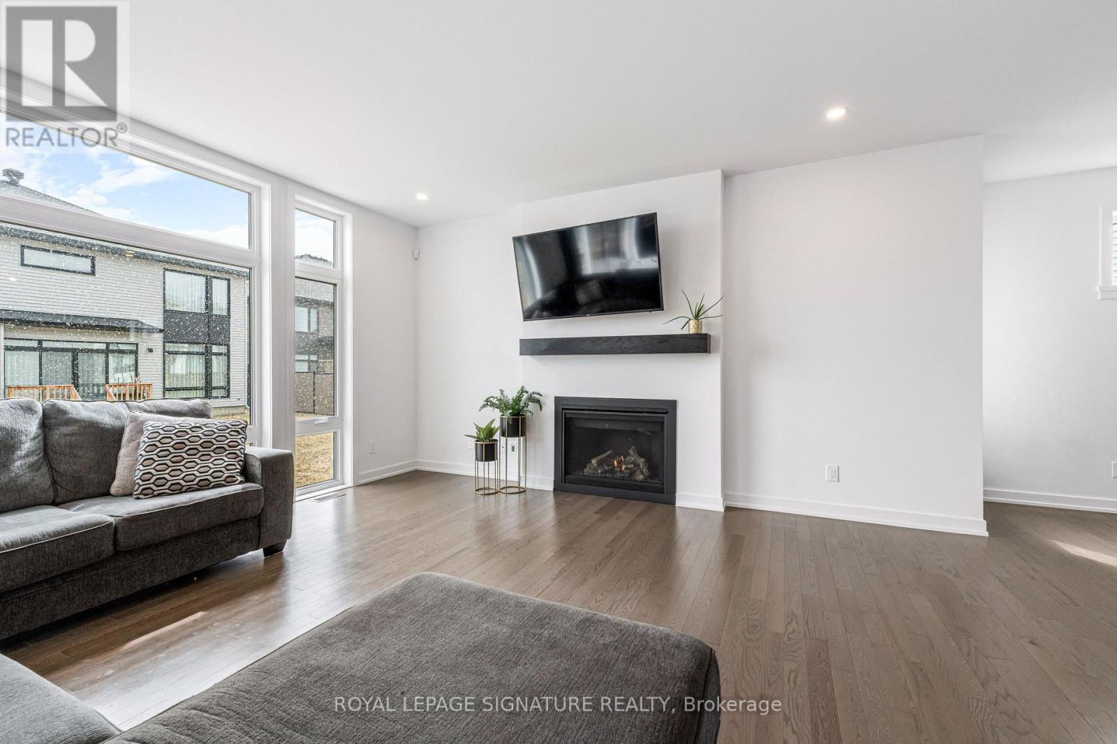 117 Orchestra Way, Ottawa, Ontario  K4M 0R5 - Photo 4 - X12125227
