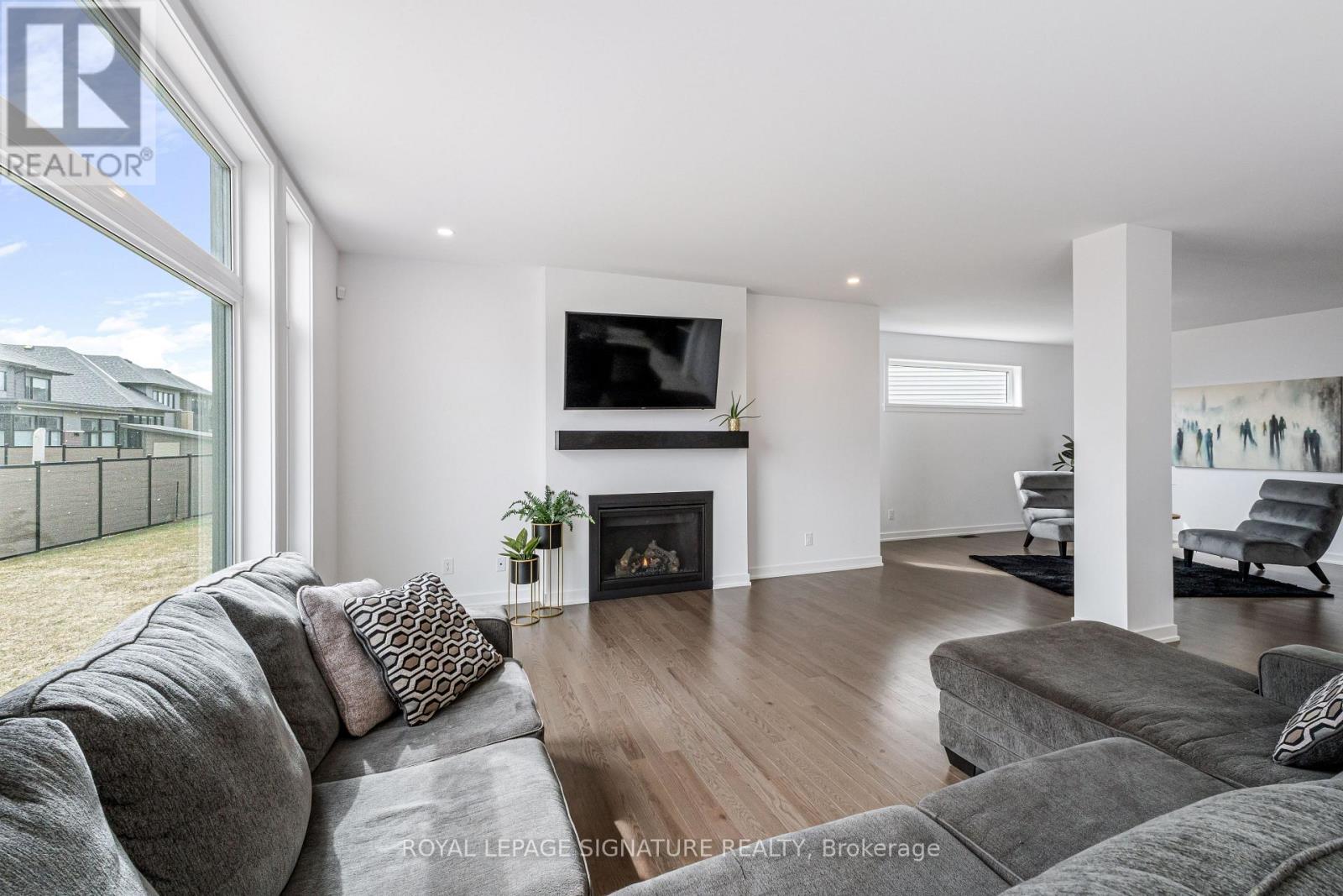 Property at 117 ORCHESTRA WAY image 5
