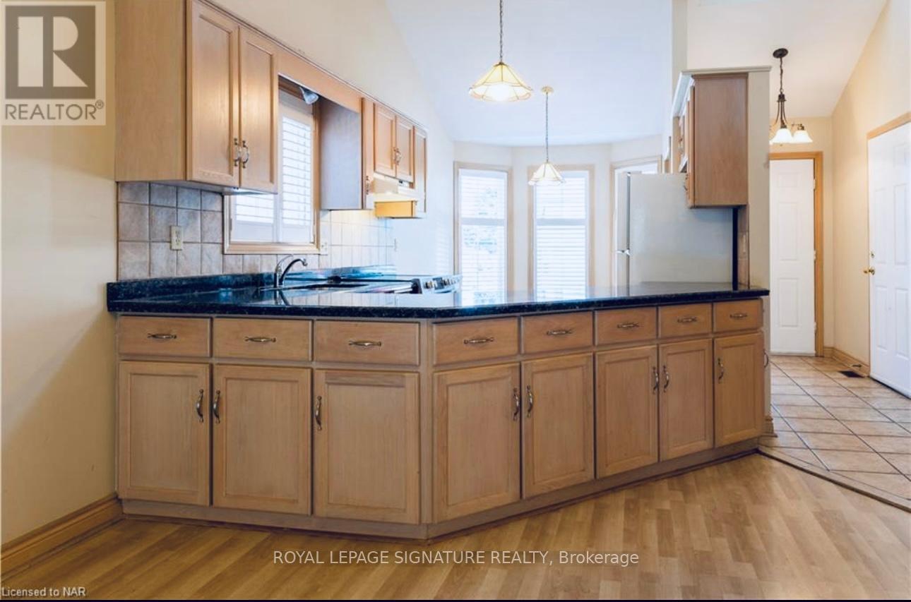 465 Berkindale Drive, Hamilton, Ontario  L8E 5B7 - Photo 7 - X12125250