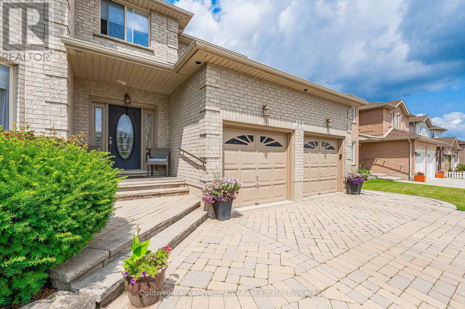 29 Lois Lane, Guelph, Ontario  N1K 1W5 - Photo 4 - X12125351
