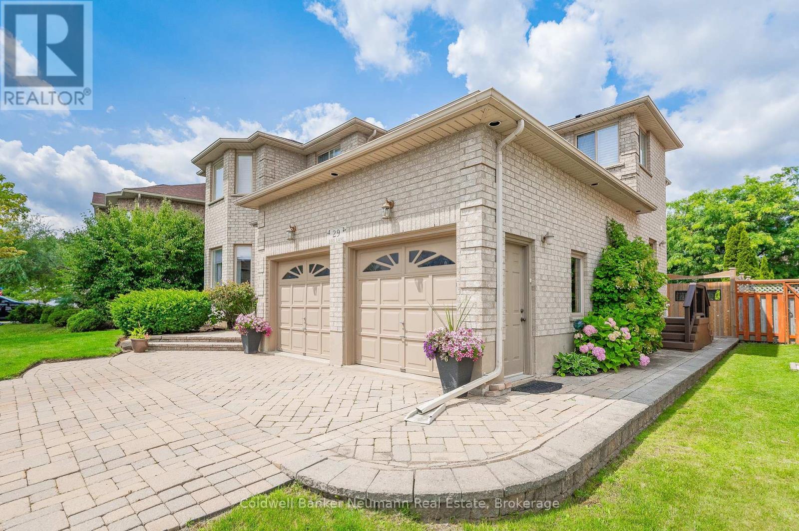 29 Lois Lane, Guelph, Ontario  N1K 1W5 - Photo 5 - X12125351